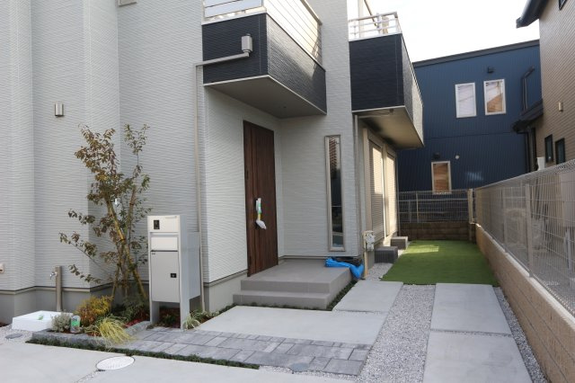 【スマートワン・シティ】花小金井６期の外観|小学校まで徒歩8分。お子様の足でもラクラクの距離。パパママも安心の立地ですね。