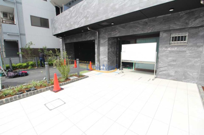 【エントランス】 | ファーストフィオーレ北大阪リアン