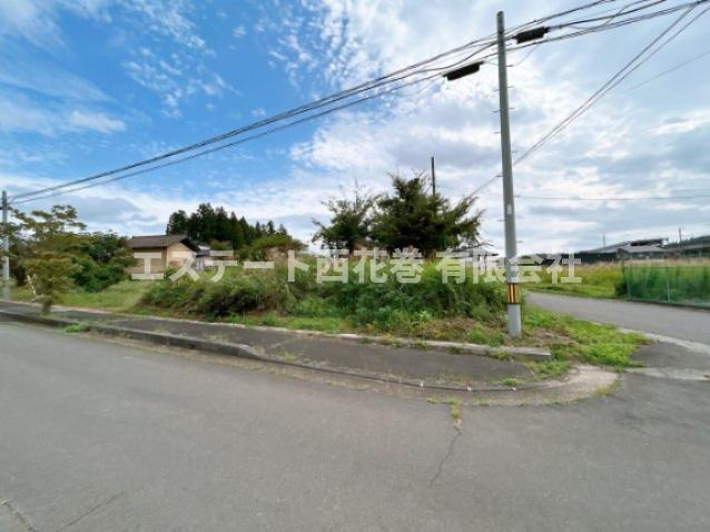 花巻市胡四王二丁目　土地の前面道路含む現地写真|角地です。