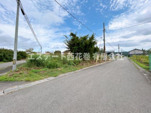 花巻市胡四王二丁目　土地の前面道路含む現地写真|西側公道