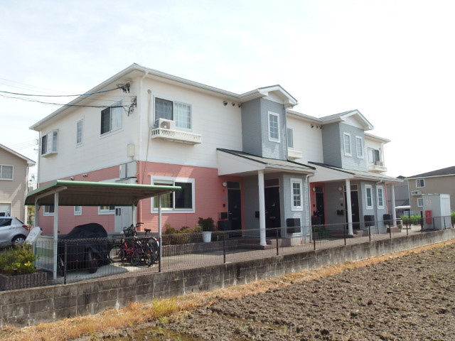 シュプール２１の外観