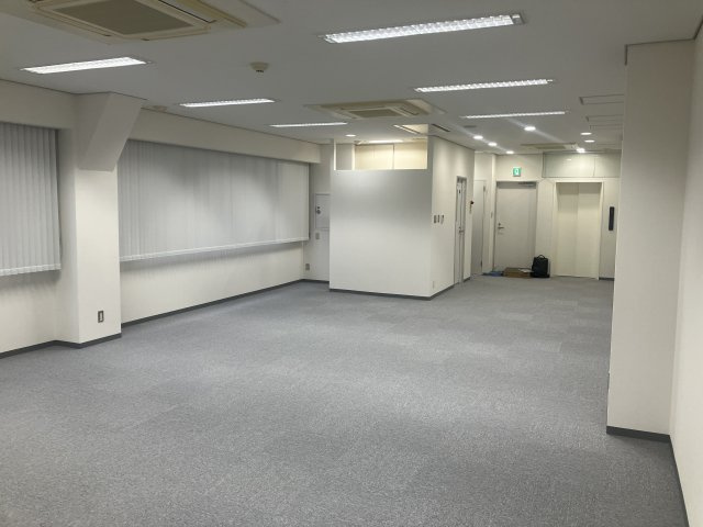 ＴＢＭ西新橋ビルのロビー