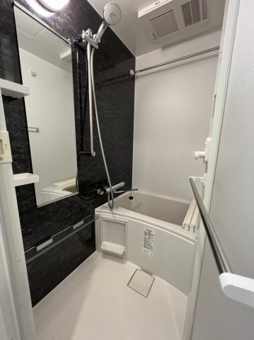 ワールドアイ名古屋城北　名古屋市賃貸　仲介手数料無料の浴室|バス