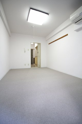 【洋室】 | ロイヤル灘