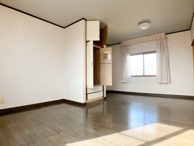 岩滑借家Aの洋室