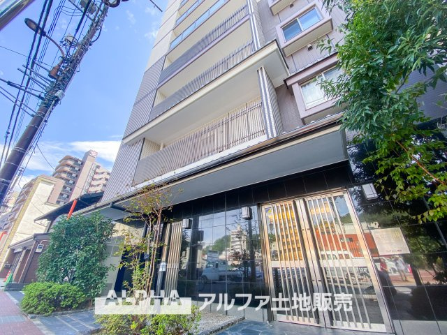 クレアメゾン青梅の外観|【House of the Sun】
◆明るい家◆太陽の温かな光がお家全体を照らす。そこには目を輝かせ笑顔で見つめてくれる君がいて、「ただいま」の言葉がこだまする。そんな君の瞳に恋している。