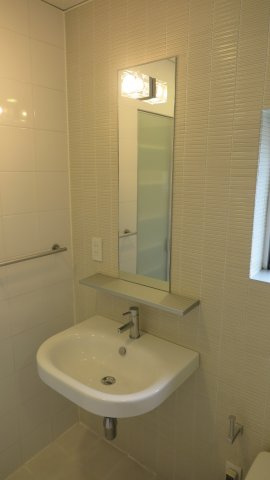 アーバンフラッツ湊町の独立洗面台