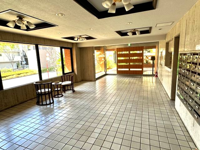 マンション中野氷川台のロビー