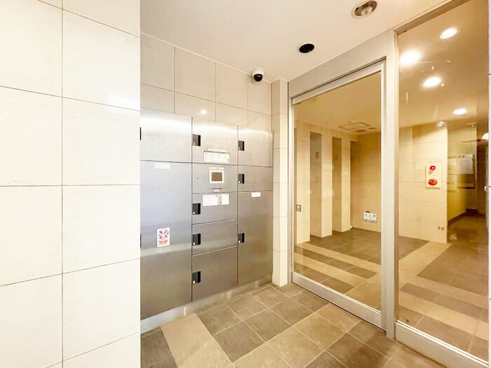 西東京市富士町４丁目の賃貸マンションのエントランス