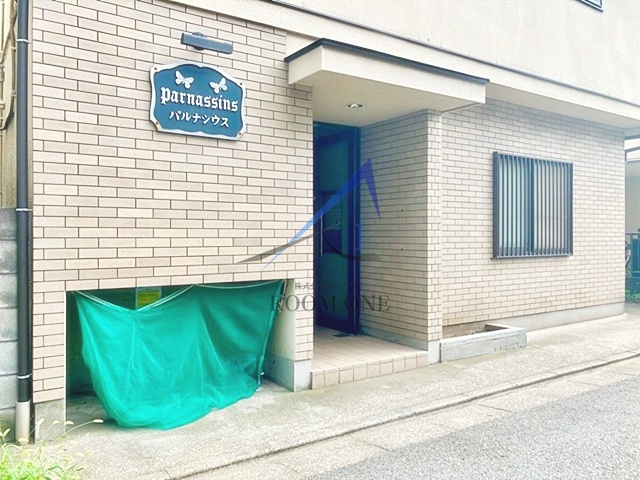 パルナシウスのエントランス|エントランスです。