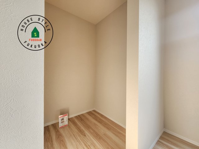 大野城市中央１丁目第1-3棟（1号棟）の収納|洋服や大きな荷物が多い方や人数の多いご家族などは、一般的なクローゼットよりもウォークインクローゼットのほうが使い勝手が良いです。