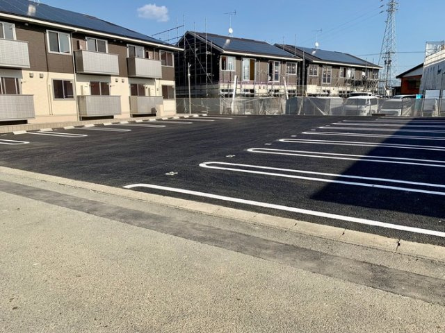 グランパルク東豊Ａの駐車場