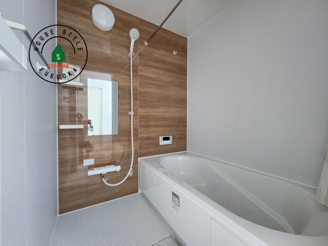 福岡市早良区次郎丸1丁目第1-2棟(2号棟)の内観：施工例|1日の疲れを癒してくれる広々バスルーム。雨の日のお洗濯にも大活躍な浴室乾燥機付です！