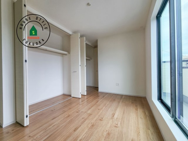 福岡市早良区次郎丸1丁目第1-2棟(2号棟)の内観：施工例|主寝室には収納力に優れたクローゼットがありますので、お部屋もすっきり片付きます。