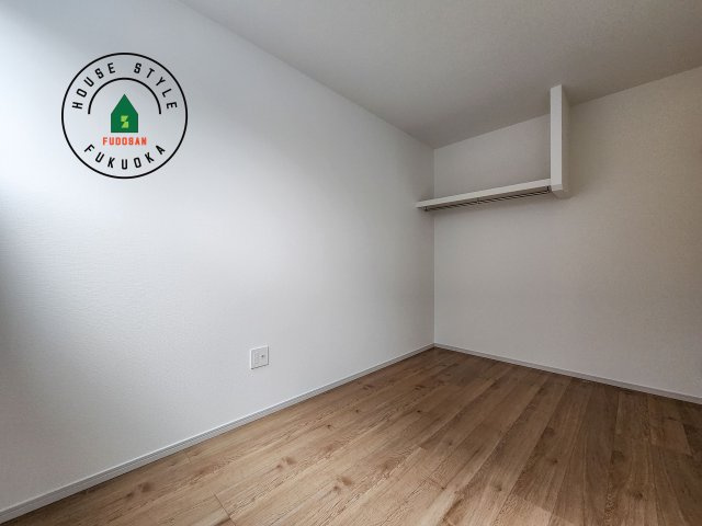 福岡市早良区次郎丸1丁目第1-2棟(2号棟)の内観：施工例|落ち着いた色調の洋室です。