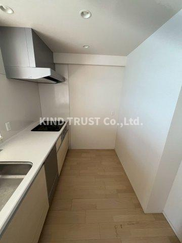 ブランズシティ天神橋筋六丁目の内装|明るい室内です