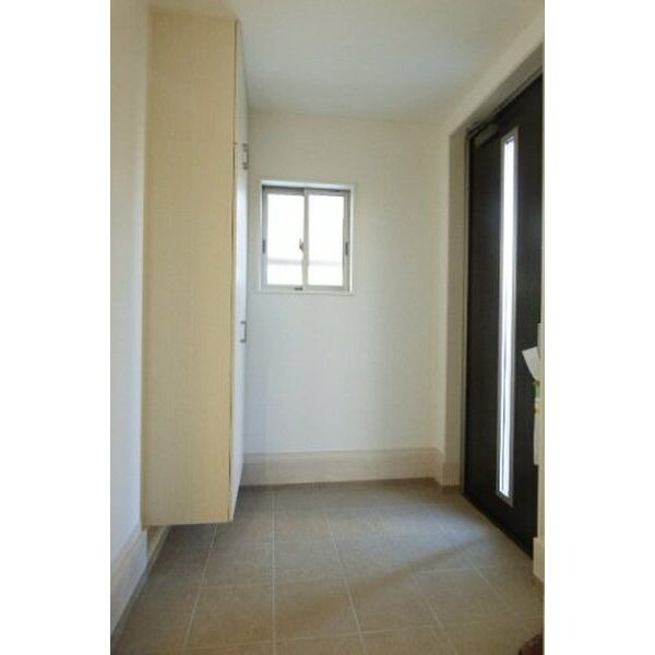 岡崎市八帖南貸家の玄関