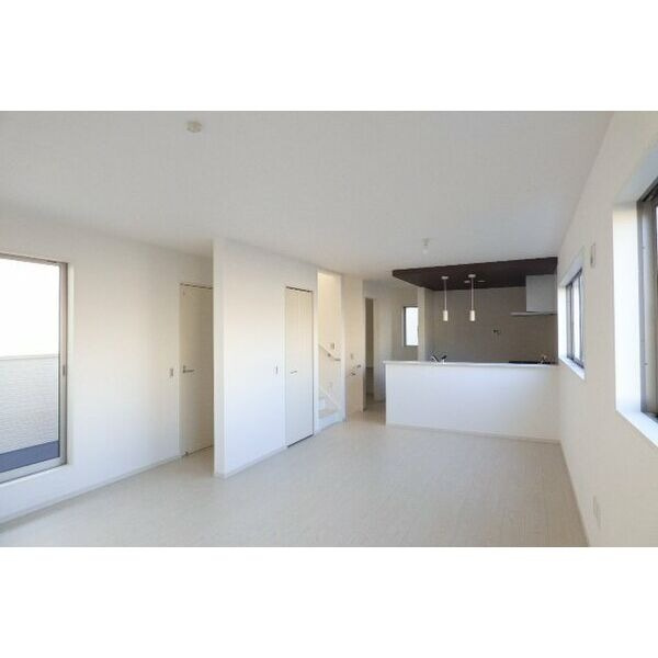 岡崎市八帖南貸家の居間・リビング