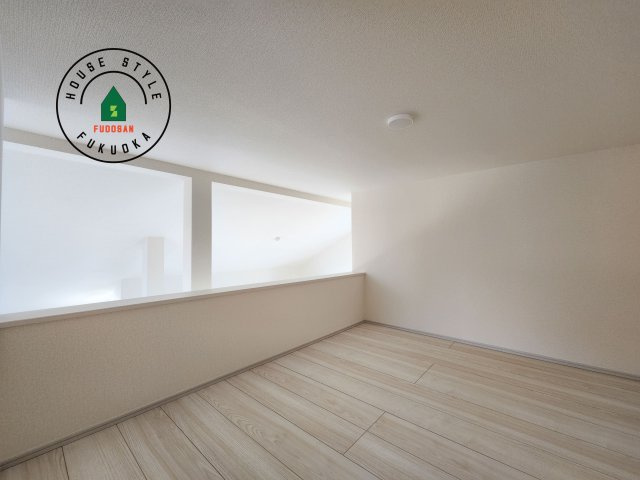 福岡市早良区飯倉3丁目第1-2棟(2号棟)の子供部屋|穏やかな光が差し込む室内には、穏やかな時間が流れます。