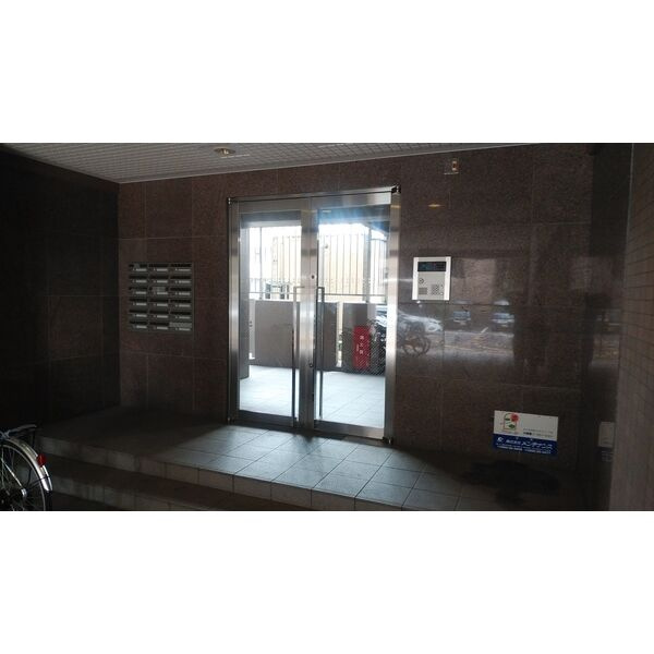 プリミエールJYOJYOのエントランス