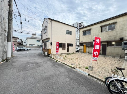 大阪市城東区鴫野西5丁目　新築戸建の前面道路含む現地写真