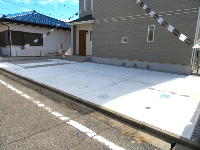 高崎市下佐野町４期（全１棟）1号棟の駐車場