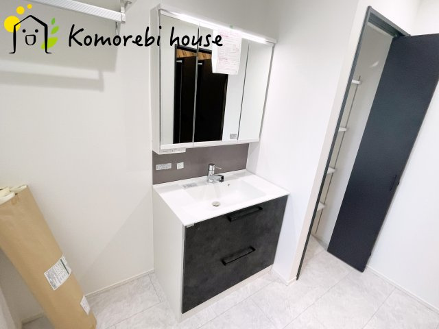 大宮指扇Norths side　新築一戸建て　グリーンガーデン　Dの独立洗面台|使いやすい独立洗面台です