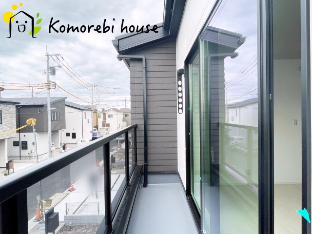 大宮指扇Norths side　新築一戸建て　グリーンガーデン　Dのバルコニー|外からの目が気にならないバルコニーで洗濯物が干せます