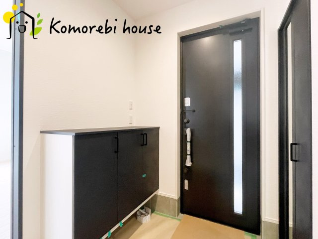 大宮指扇Norths side　新築一戸建て　グリーンガーデン　Dの玄関|落ち着いた玄関です