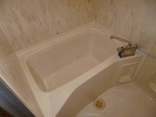 エステート西中Ａの浴室