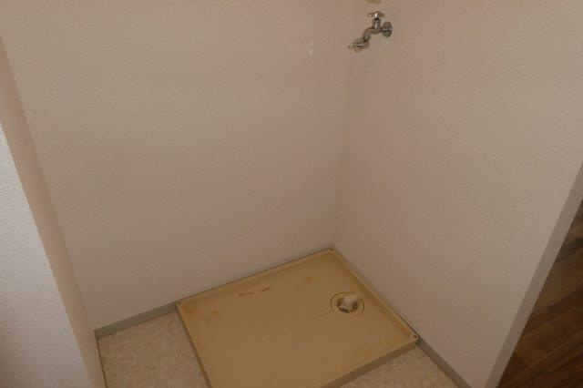 【その他】 | エステート西中Ａ | 洗濯機置き場