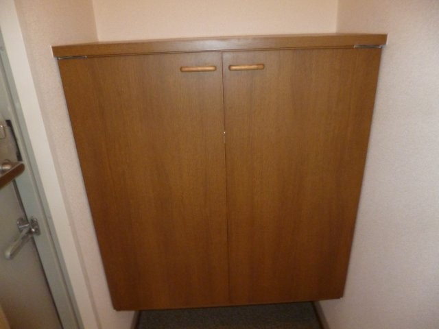 エステート西中Ａの内装|シューズボックス