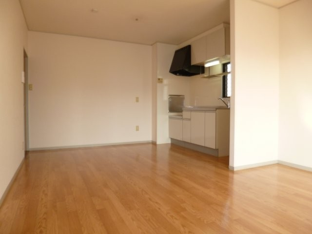 エステート西中Ａの居間・リビング