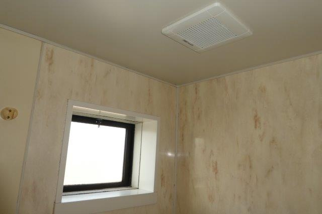 【浴室】 | エステート西中Ａ | 浴室換気扇・窓