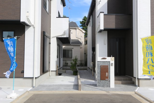 【VIGOROUS】小平の外観|固定階段式小屋裏収納は、収納部屋としてはもちろん、お子様の秘密基地にも最適です。