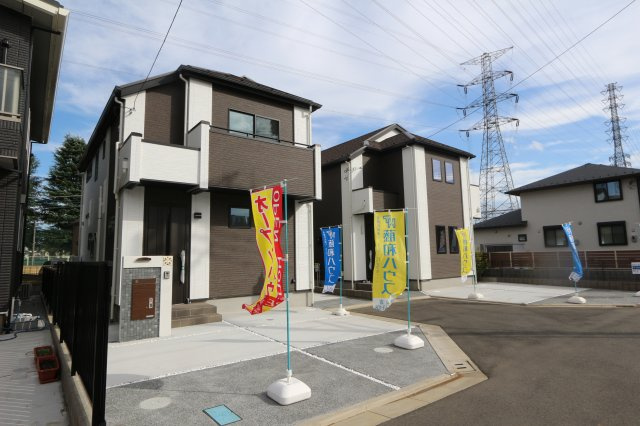 【VIGOROUS】小平の外観|充実の設備・仕様：床暖房・宅配ボックス・浴室暖房換気乾燥機・勝手口・全サッシ網戸付他