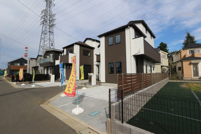 【VIGOROUS】小平の外観|接続道路は、道路幅約６ｍのゆとり広さです。