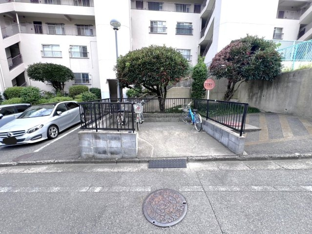 千里関大前コーポラスB棟　2階の駐輪場|【 駐輪場 】