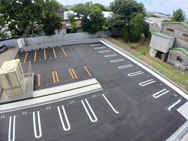 ザ　ベース東姫路の駐車場