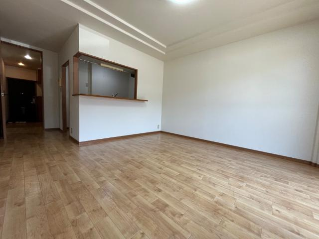 アルカディアＡ棟の居間・リビング|リビング