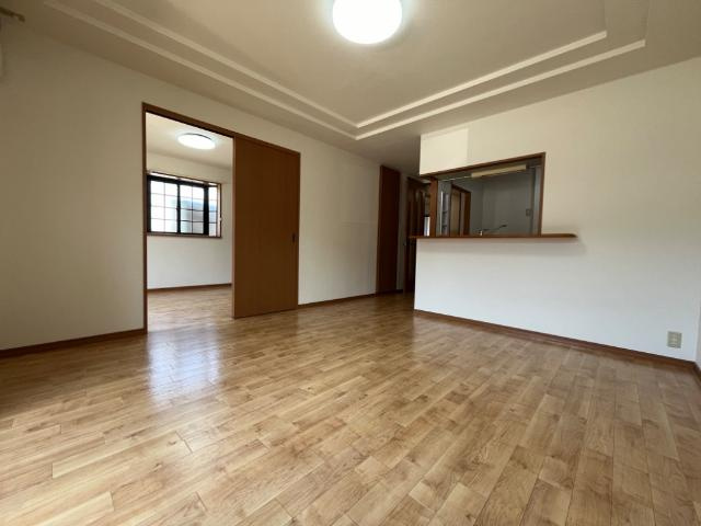 アルカディアＡ棟の居間・リビング|リビング