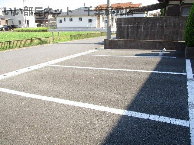 グランドソレーユの駐車場|カースペースがあります
