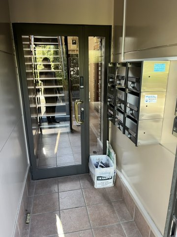 クレア高円寺のエントランス