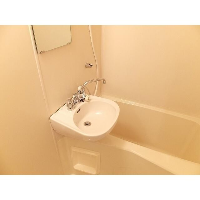 アベニール曙橋の浴室