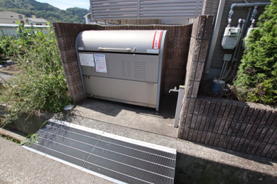 【その他共用部分】 | Bella Morne | 敷地内ゴミ捨場