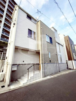 【外観】 | 赤羽台３丁目戸建 | 落ち着いた雰囲気の外観です
