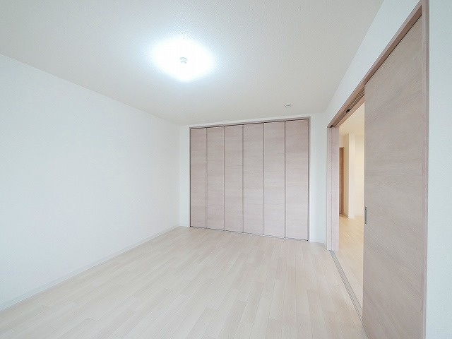 フォレスト木津B棟の洋室