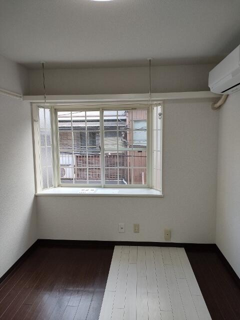 フレンドリー金町の洋室