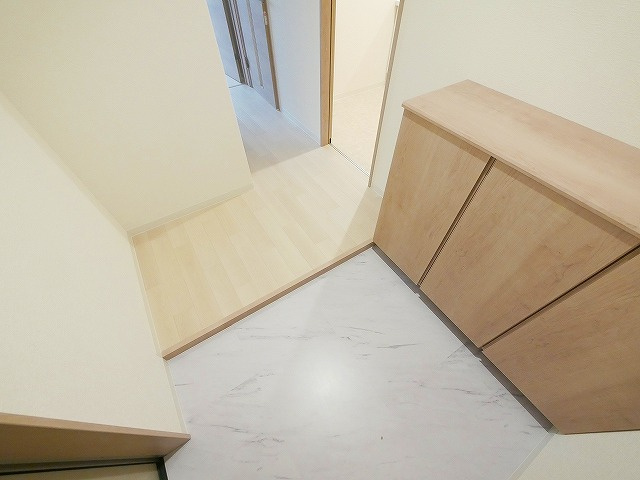 フォレスト木津B棟の玄関