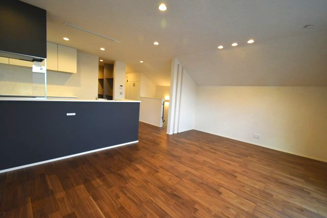 上馬5丁目・新築戸建の居間・リビング